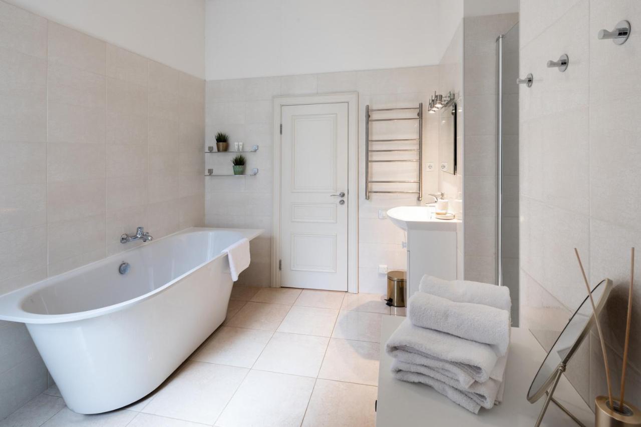 Old Riga Modern And Spacious 2 Bedroom Apartment エクステリア 写真